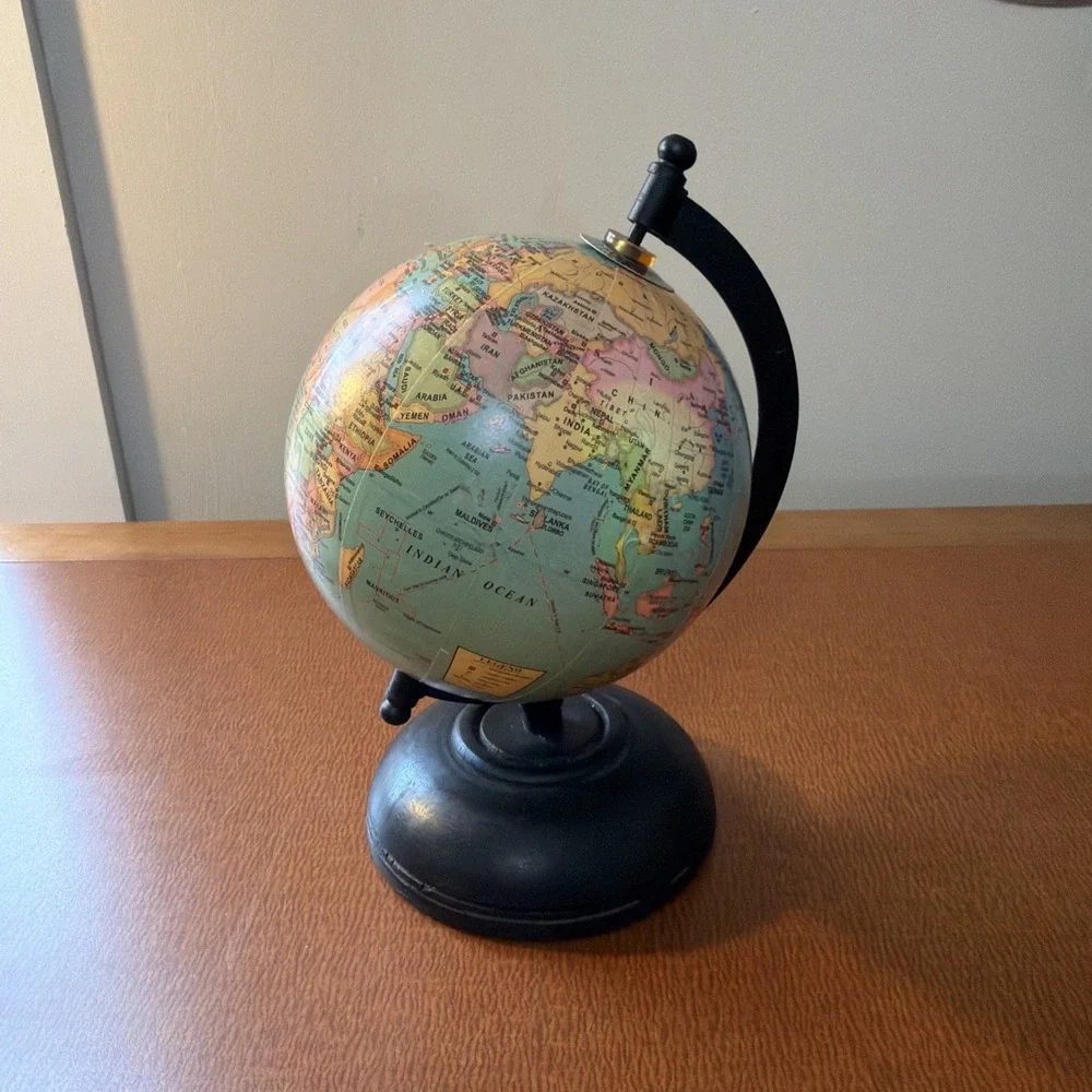 Vintage Style World Globe Rotating  8 1/2